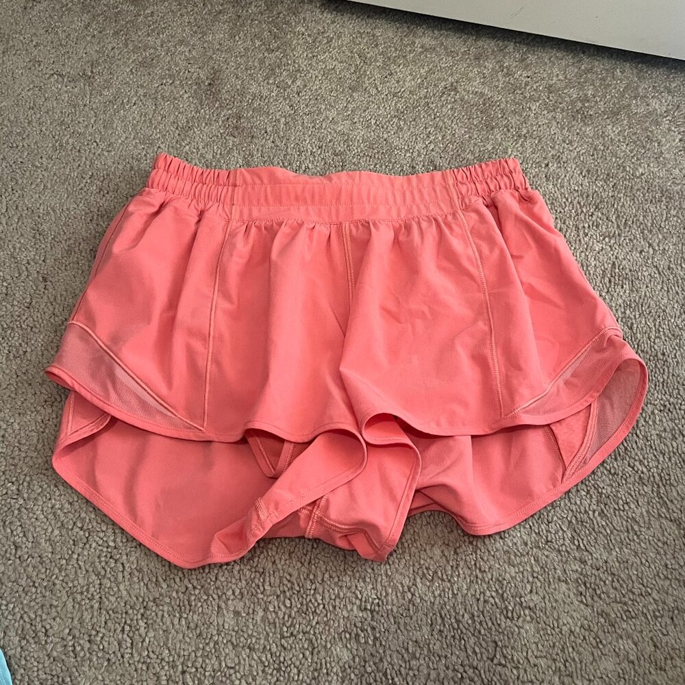 Lululemon Hotty Hot Low- Rise Lined Short 2.5"